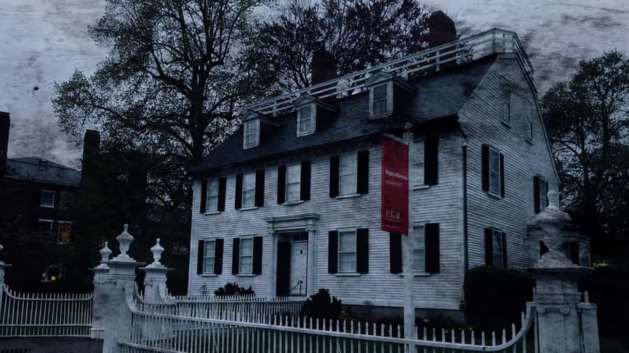 Salem: Haunted Footsteps Ghost Tour - First steps: where the tour starts at the Custom House
