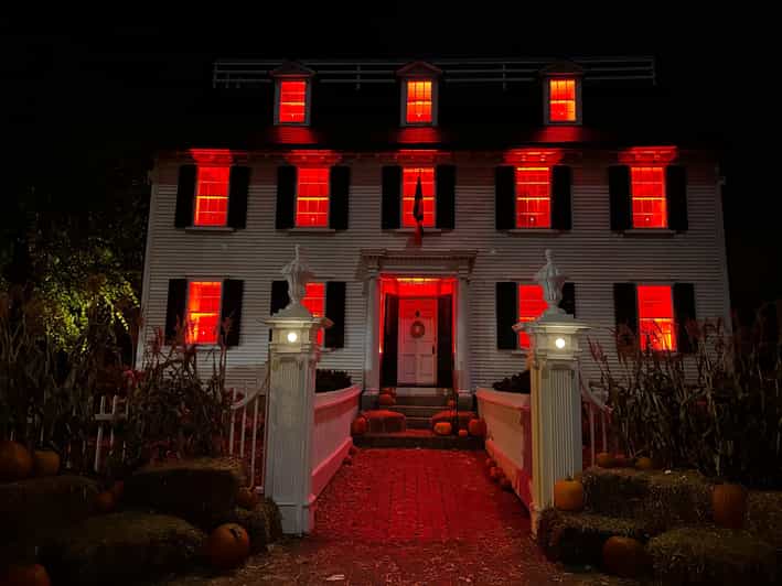Salem, MA: Hocus Pocus Movie Guided Walking Tour - Hocus Pocus Salem on Foot: What Makes This Tour Special