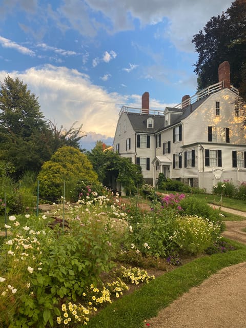 Salem, MA: Hocus Pocus Movie Guided Walking Tour - Dennison House and Ropes Mansion: Spooky Exterior, Serious Setting