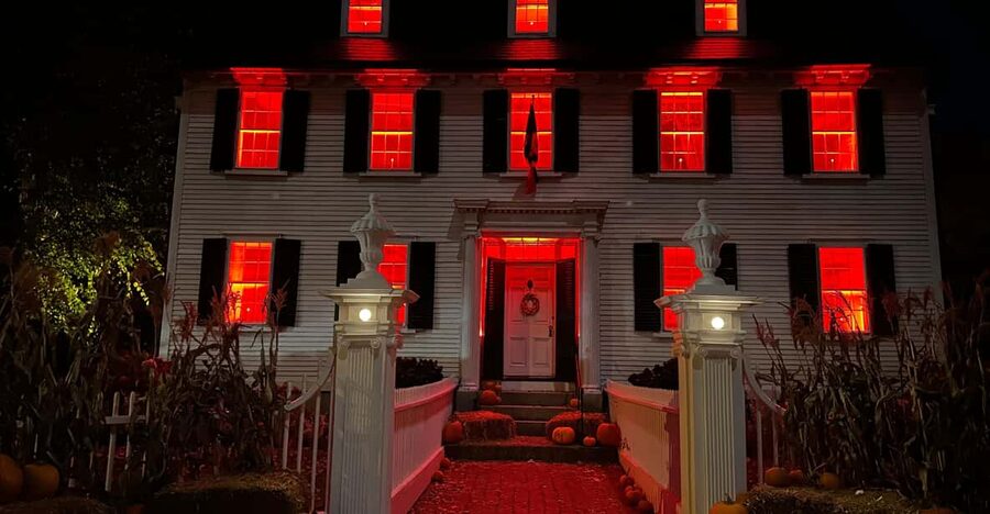 Salem, MA: Hocus Pocus Movie Guided Walking Tour - Salem Common to Old Town Hall: Start Smart, Then Turn the Corner