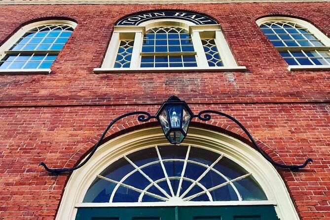 Salem Merchants and Mansions Guided Architecture Walking Tour - Old Town Hall to the Custom House: the port economy starts the story