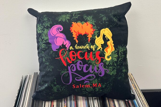 Salem Movie Magic Tour: Hocus Pocus and Bewitched locations - Stop 1: Ropes Mansion and the Hocus Pocus Max-and-Allison Shot