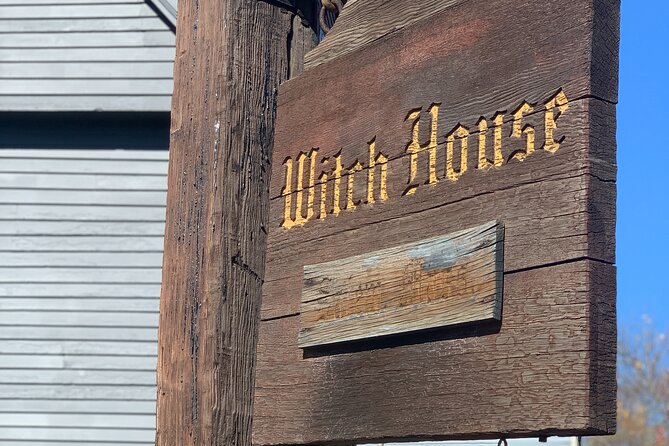 Self-Guided Smartphone Ghost Walking Tour in Salem - Salem in 45 minutes: a self-guided phone walk