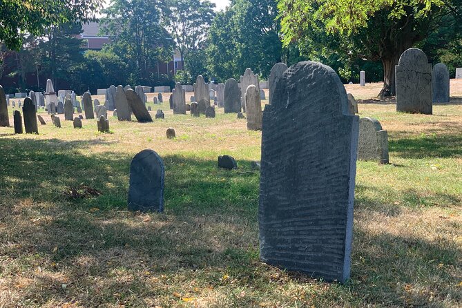 Self-Guided Smartphone Ghost Walking Tour in Salem - Timing it in Salem crowds: earbuds and pacing are your best friends