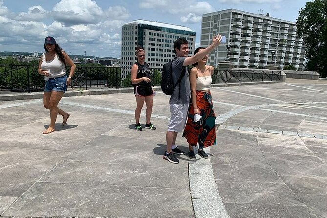 The Boston Bash Scavenger Hunt - Getting help in real time: host support that matters