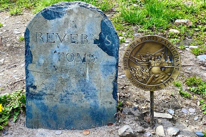 The Full Revolutionary Story Epic Small Group Boston Walking Tour - King’s Chapel Burying Ground and early Massachusetts: the backstory before the fireworks