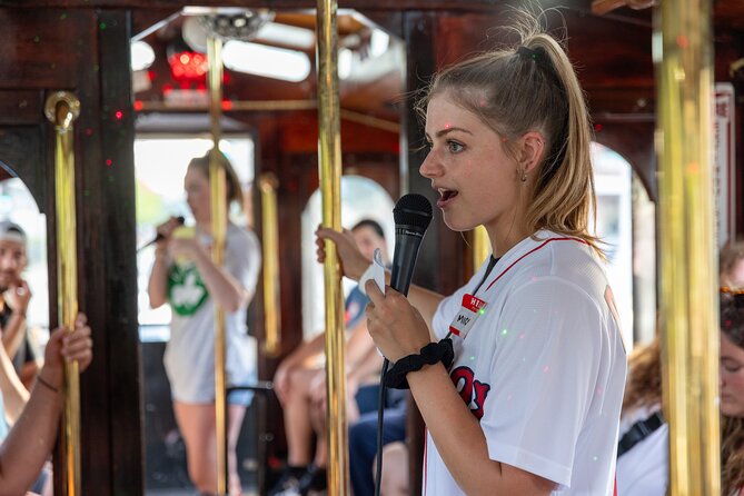 The Massholes Comedy Trolley Tour of Boston - Free Beer and Pizza: Nice Perks, Plus a Small Reality Check
