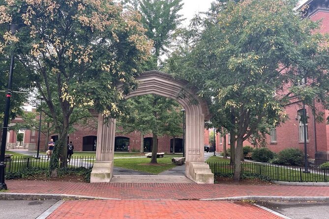 Ultimate Historic Salem and Witch Trials Self-Guided Walking Tour - Who this tour suits best (and who might want a different format)
